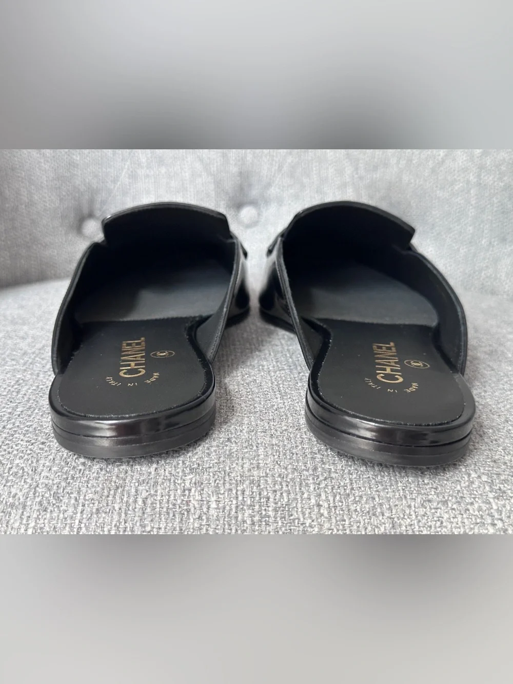 2026 CHANEL BLACK LEATHER SLIDES MULES HALF LOAFER SHOES GOLD CC LOGO 40.5 BLAZY